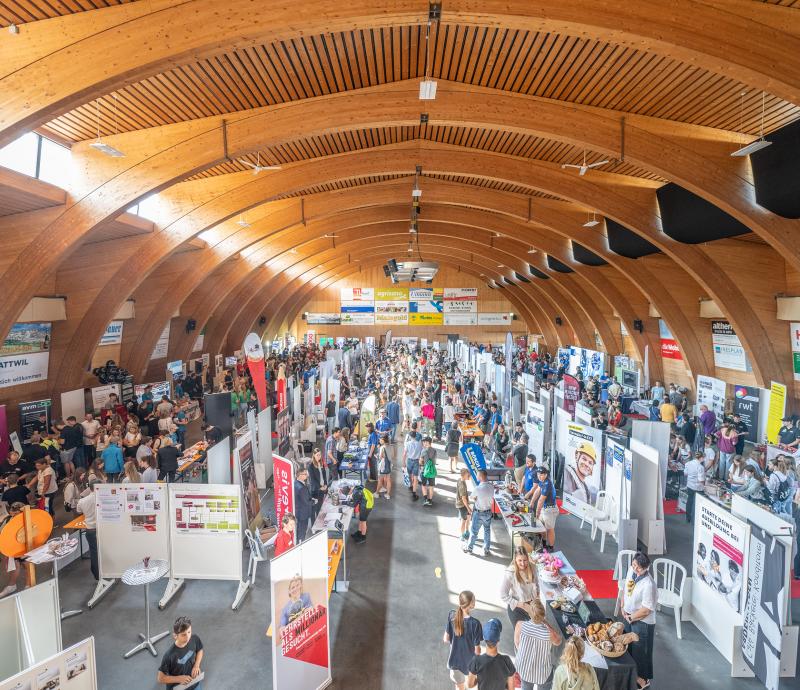 Grosser Publikumsaufmarsch am Lehrstellenforum 2024