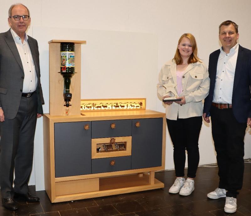 Schreinerin Fabienne Bamert gewinnt Nachwuchswettbewerb
